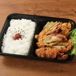 びっくりチキンカツ弁当（アッチャンノカラアゲヤ×ヤキトリトリジュウ）