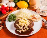 チーズハンバーグ（鶏鉄板チキンパンチ 新栄店）