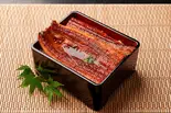 【並】 竹(鰻3/4尾)・うなぎの蒲焼弁当(ごはん大) ガリ、わさび、インスタントのお吸い物、タレ(小)(鰻の成瀬 博多駅南店)