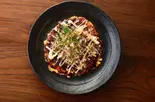 特製激辛ソースのお好み焼き（tithonia 関内西店）