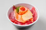 サーモン・鮪丼(すし盛り場 元太丸)