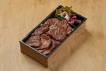 日替わり炭火焼肉弁当(お肉大盛りご飯大)（北新地はらみ別邸）