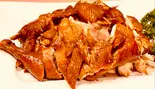 スモーク風の味付け鶏肉(半身)【紅鹵薫鶏】(半只)（川覇王）