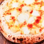5種のチーズピザ（ピザマリーナ イチノエ）