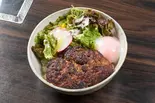 和牛ハンバーグ丼（肉とワインくだん）