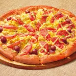 ふわふわタマゴとトマトのピザ（ピザ・サントロペ上本町店）