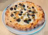 ランチ アンチョビ＆オリーブピッツァMサイズ（さんかくカフェ）