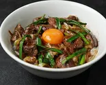 鶏白レバニラ丼(味噌)（一歩 新宿西口ハルク店）