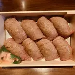 格付けA5山形牛炙り寿司 8貫(高崎流クリエイティブキッチン道場 十三本店)