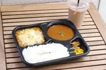 あいがけカレー(2種掛け チーズキーマ×オリジナルカレー)（本格咖喱バル＆ナンピッツァ マンダリン Mandarin）