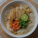 モンティ/မုန့်တီ（SHWE KA TAW ASIAN RESTAURANT）
