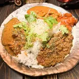 スパイスチキン、キーマ、バターチキンカレーの3種あいがけ(ジャスミンライス付き)（スタンドココペリ (CAFE＆BAR Thunderbird)）