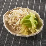 野菜ミックス(茹で前 もやし100g、キャベツ50g)（魚介と豚骨のWスープが決め手！ つけ麺 総本山 無双 博多店）
