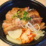 A5黒毛和牛上カルビ丼（大衆焼肉ホルモンやまだ上新庄店）