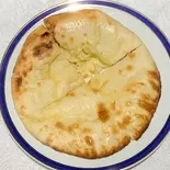 チーズナン/Cheese Naan(ニラーミナミインド料理店 虎ノ門ヒルズ店)