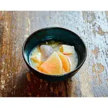 お味噌汁（ビーフカツ肉垣）