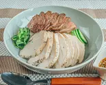 【ローストビーフのせ】カオマンガイ(むね肉) [Roast Beef] Khaomangai(Breast)（高たんぱく・糖質制限カオマンガイ 東京鶏飯食堂 国分町2丁目店）