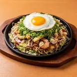 デラックス(イカ、エビ、イカ天、ネギ、目玉焼き)（広島お好み焼き せぽん）