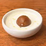 Gulab jamun yogurt 1pc( グラブザムン ヨーグルト1pc)（ディープ インド料理）