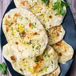 ガーリックナン Garlic Nan（ナマステ ガネシャマハル 大開店）