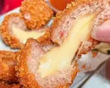 揚げ発酵ソーセージチーズ（BANH XEO TOKYO）