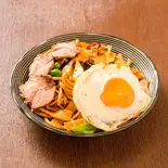 目玉新疆焼きそば（東鵬厨房）