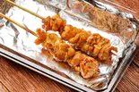 もも串 タレ 2本（炭火焼鳥とりまる）