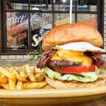 ブギーバーガー【BOOGIE BURGER】（創業21年プレミアムバーガーの店 UNCHAIN DINER）