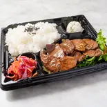 和牛霜降りカルビ弁当（肉のハッピー）