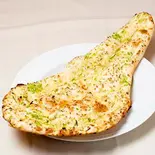 ガーリックナン Garlic naan(アジアンダイニング ホットポット)