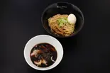 冷やしブラックつけ麺(味玉付き)（HIMIT）