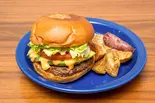 アボカドチーズバーガー(ポテト付)（手作りハンバーガーのお店 ISLET）