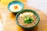 【こだわり卵のTKGセット(だし醤油付き)】特製肉吸い(肉150g・豆腐入り)（うどん色彩）