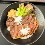 特選和牛欲張り丼(1日5食限定)（焼肉酒場 叶）