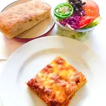 ラザニア サラダセット（デリカテッセン Anyway！）