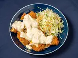 店内仕込みのチキン南蛮（鉄板焼き居酒屋こてこ亭）
