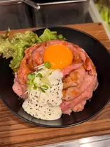 ローストビーフ丼（レッドロック 博多大名店）
