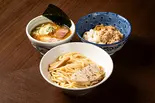 大山鶏のつけめん(三種チャーシュー入り)と替えつけセット（つけめんさなだ 千住本店）