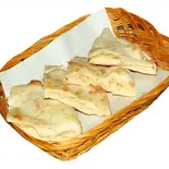 ミックスナッツナン Kashmiri Nan（Mt.Everest カレーハウス神戸店）