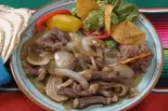 玉ねぎとステーキのビール煮（ラスデリシアス）