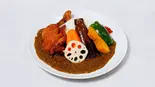 黒毛和牛ビーフカレー (チキンレッグ&揚げ野菜5種付き)(SUKE×2 YARO)