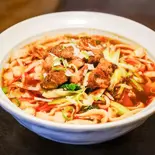 牛肉刀削麺（中華料理刀削麺 逸品園）