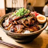 だんぎ丼（鶏暖戯）