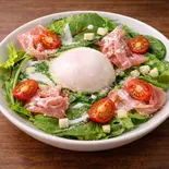 生ハム温玉シーザーサラダ（ピザ＆ワッフル バスターズ (PIZZA＆WAFFLE BUSTERS)）