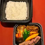 なだ万謹製 黒毛和牛のすき焼き重（博多なだ万）