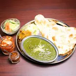 ほうれん草カレーセット（インディアンレストラン ナラダイニング）