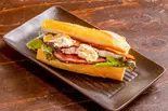 ベーコンとチーズのバゲットサンド（Salad＆BaguetteDeli Kei's -ケイス-）