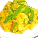 ニラと玉子炒め（上海餃子）