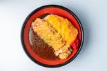 オムオムロースカツカレー	 Fluffy Omelette and Loin Cutlet Curry（チキンカツカレー専門店けんちゃんカレー 中野店）