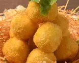 ドリアン丸揚げ(黄金榴莲球)（逸品火鍋 四季海岸）